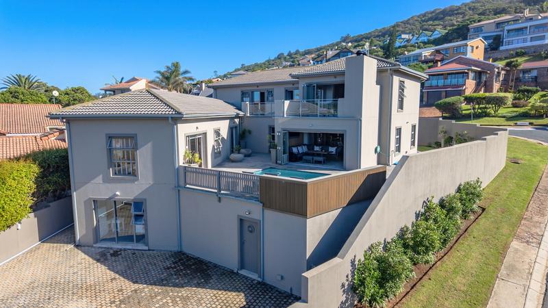 6 Bedroom Property for Sale in Outeniqua Strand Western Cape